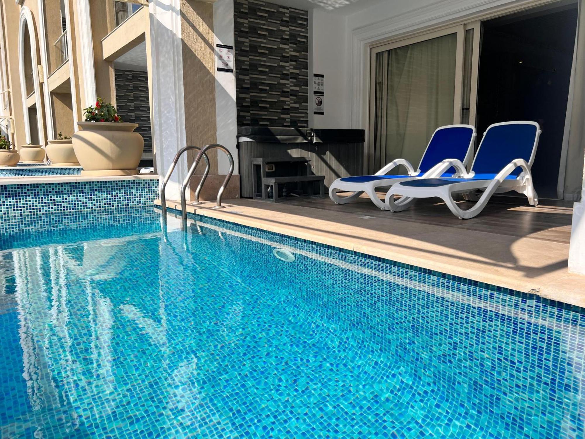 הורגהדה Kaisol Romance Resort Sahl Hasheesh - Adults Only מראה חיצוני תמונה A private pool at a hotel